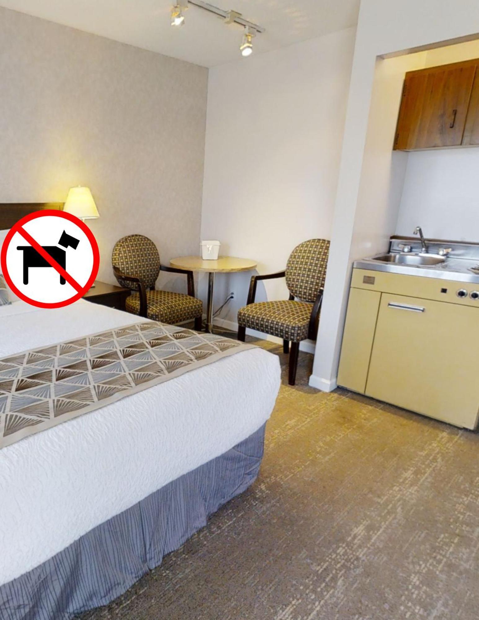Dilworth Inn Келоуна Экстерьер фото